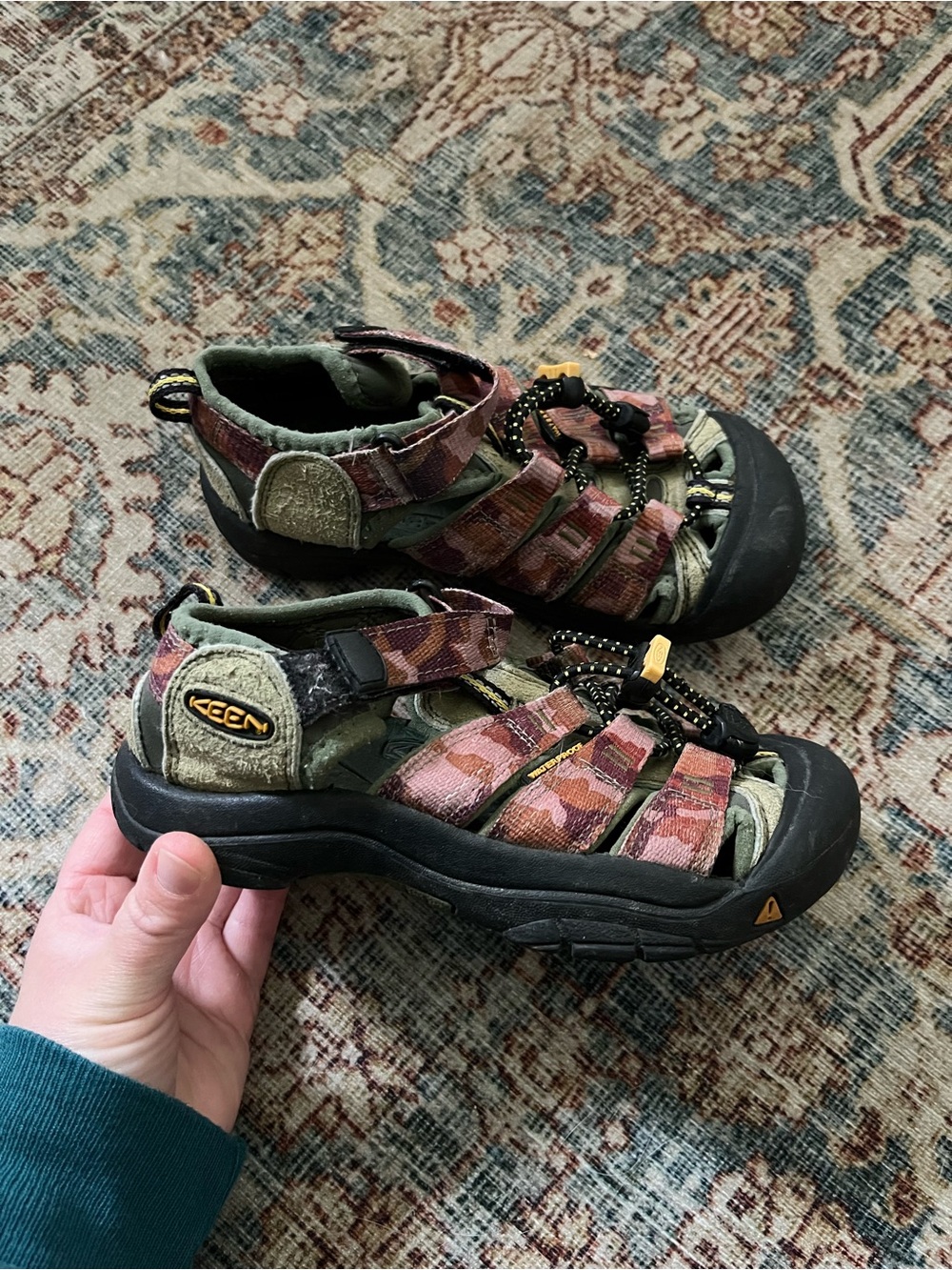 Girls keen camo sandals